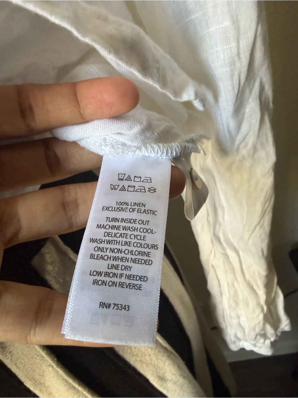 Cynthia Rowley White Smocked Linen Top - Picture 4 of 6